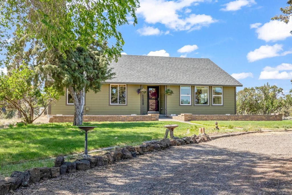 5677 Nw 49th Street, Redmond