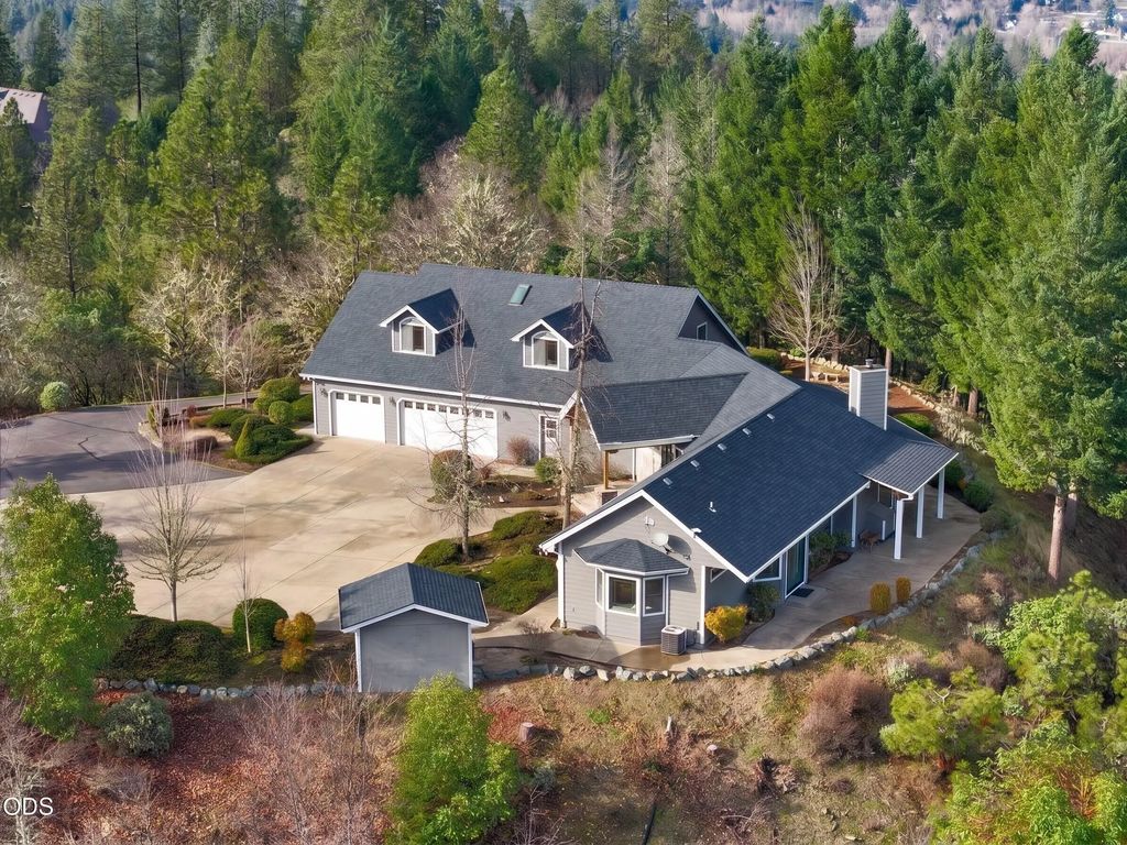 3601 Campus View Drive, Grants Pass