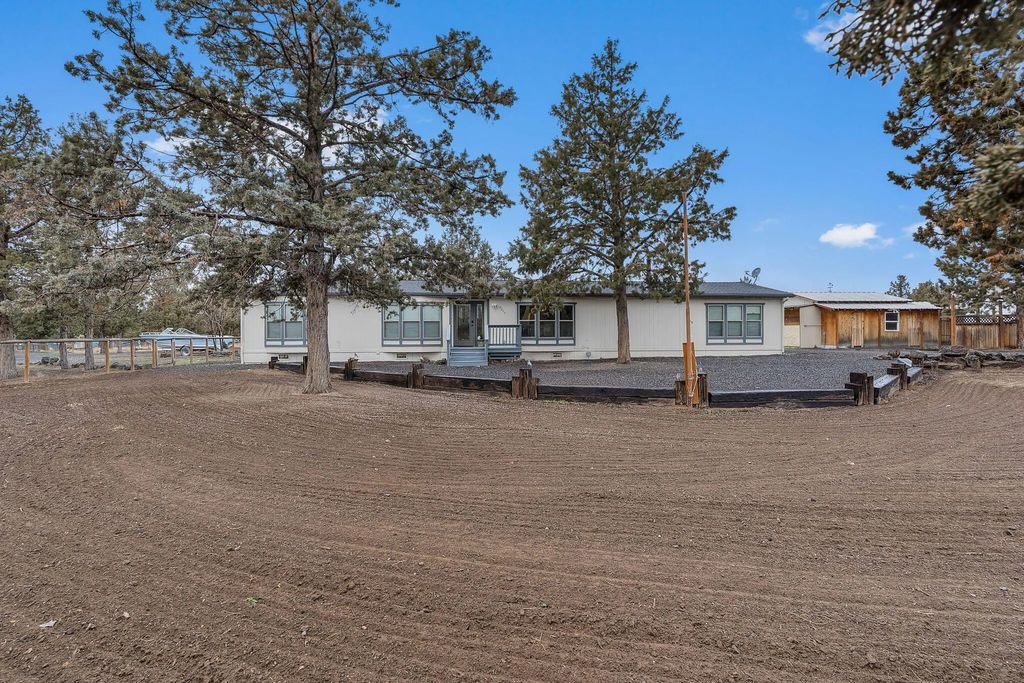 4229 Se Tillamook Loop, Prineville