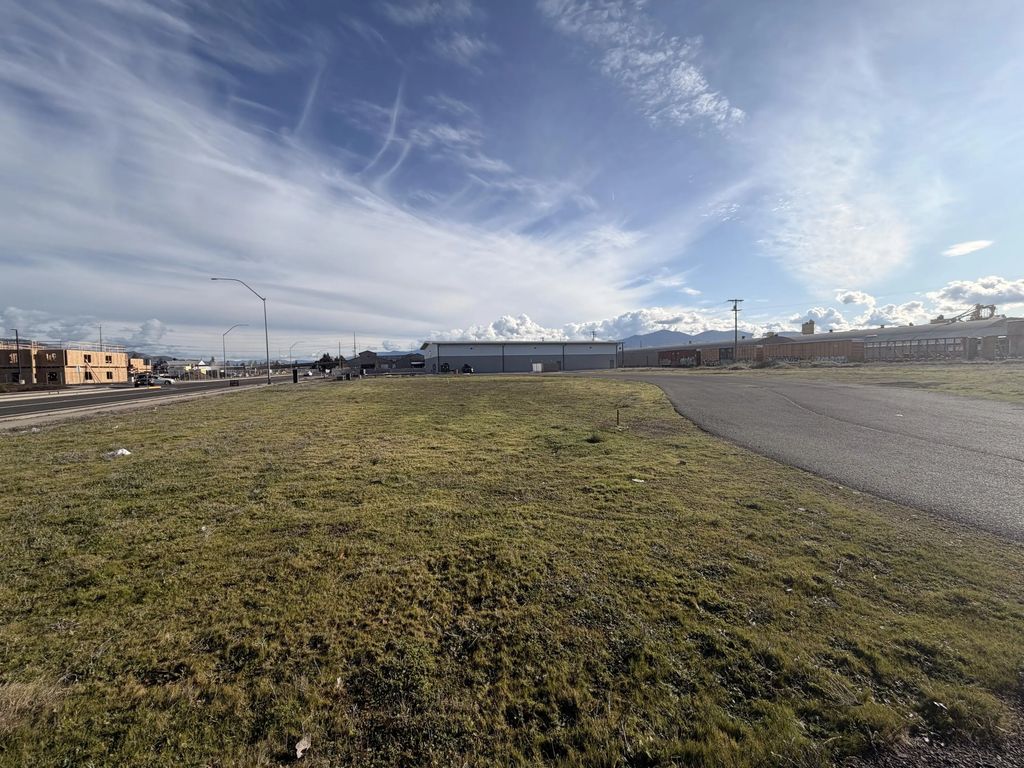 1507 N Central Avenue, Medford