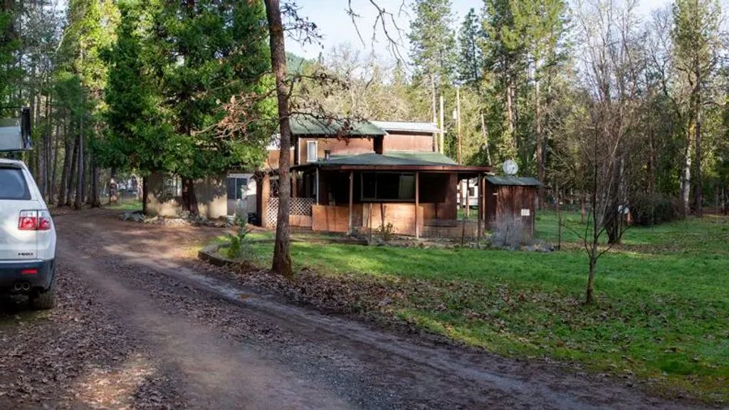 4015 Pleasant Creek Road, Rogue River
