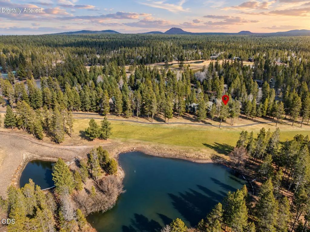 57985 Silver Fir Circle 2, Sunriver