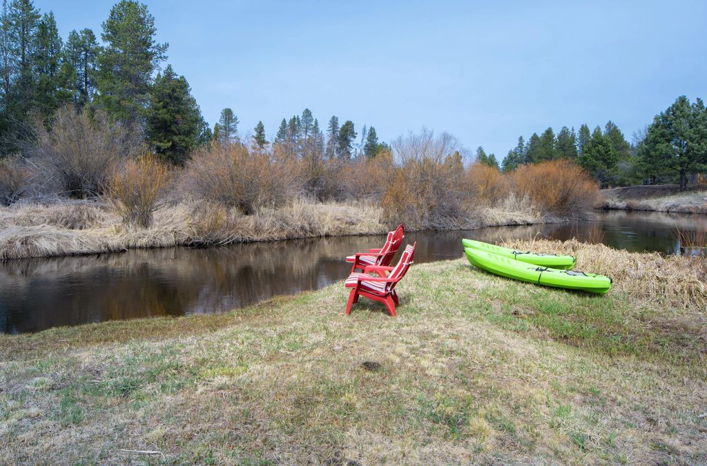 54977 Huntington Road, Bend