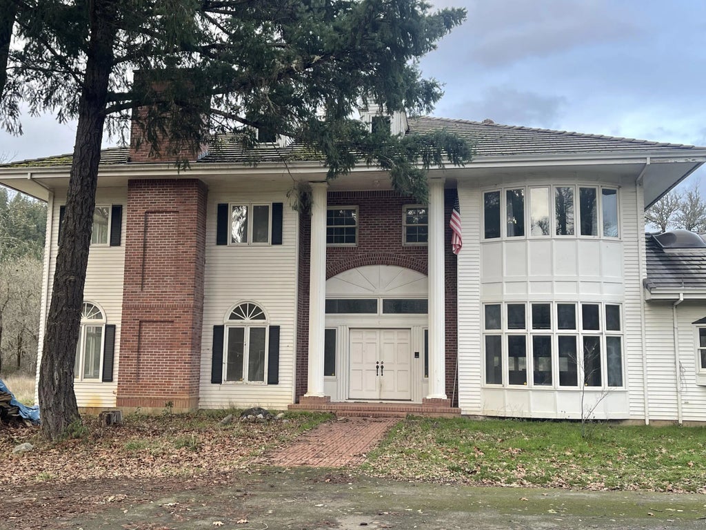 800 Sunny Glen Way, Wolf Creek