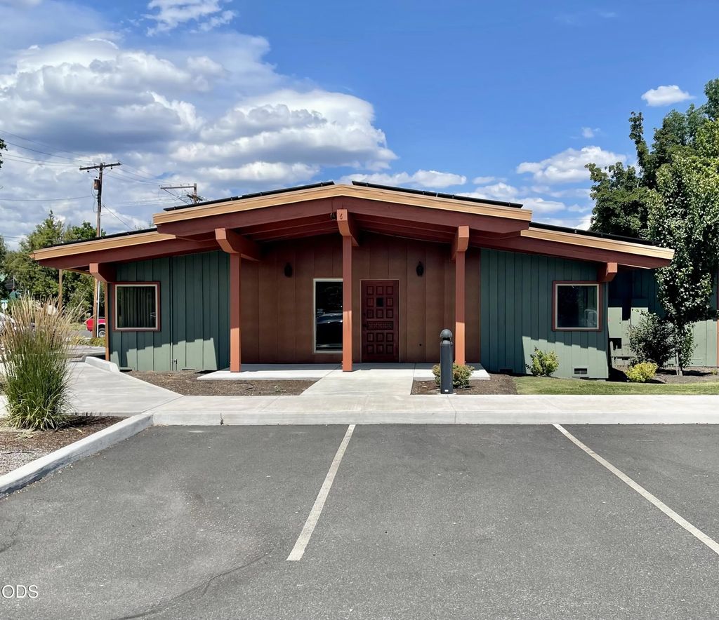 404 S 4th Street Ste B, Klamath Falls