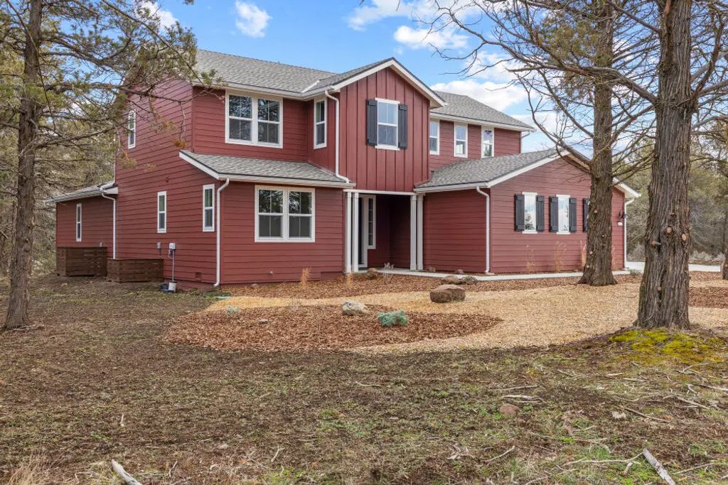 1217 Vine Maple Drive, Klamath Falls