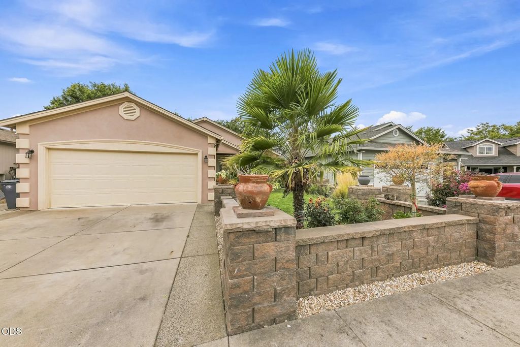 18 Scholarship Way, Medford