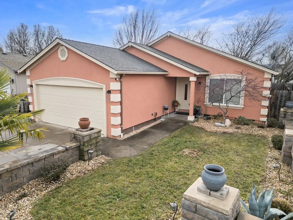 18 Scholarship Way, Medford