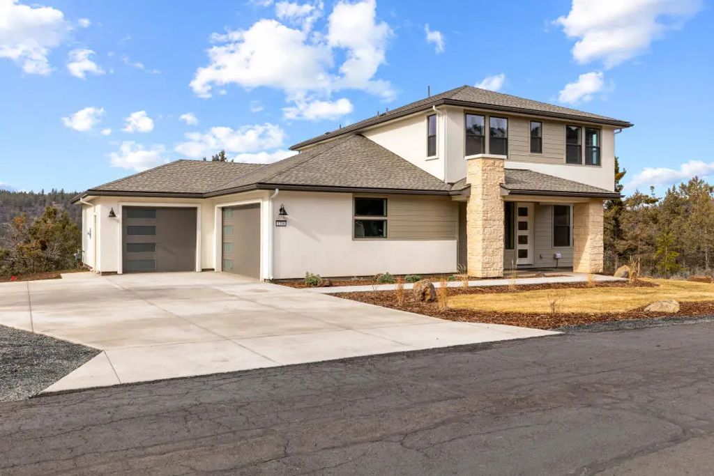 1216 Vine Maple Drive, Klamath Falls
