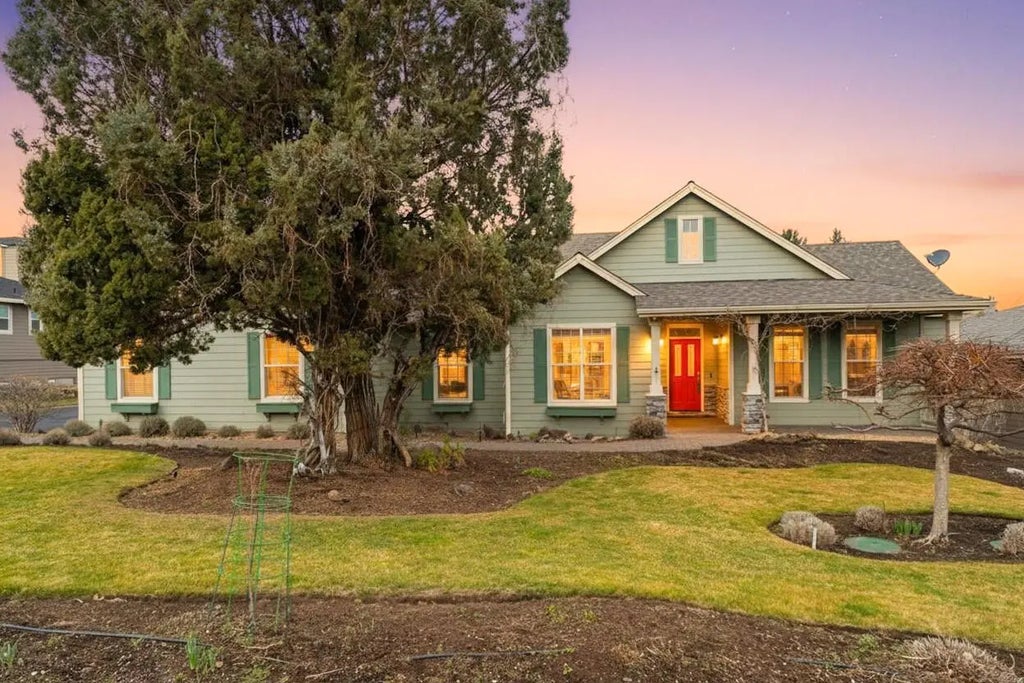 447 Highland Meadow Loop, Redmond