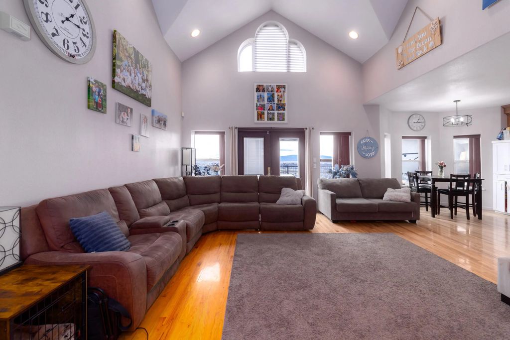 8131 Markgraf Lane, Klamath Falls