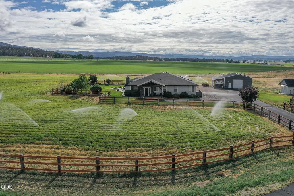 8933 Nw Elizabeth Way, Prineville