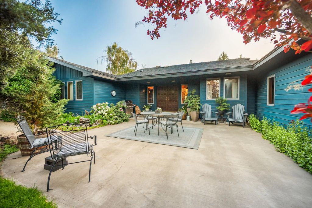 1686 Ne Negus Way, Redmond