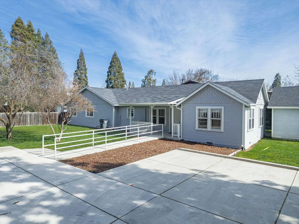 2165 Crestbrook Road, Medford