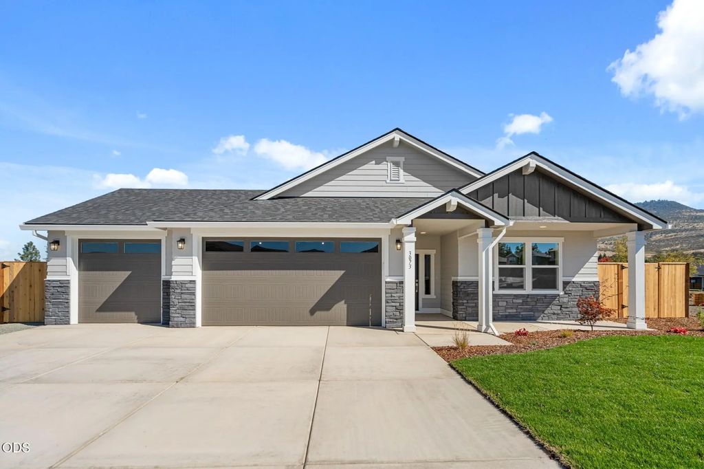 3073 Sky Lakes Drive 59, Medford