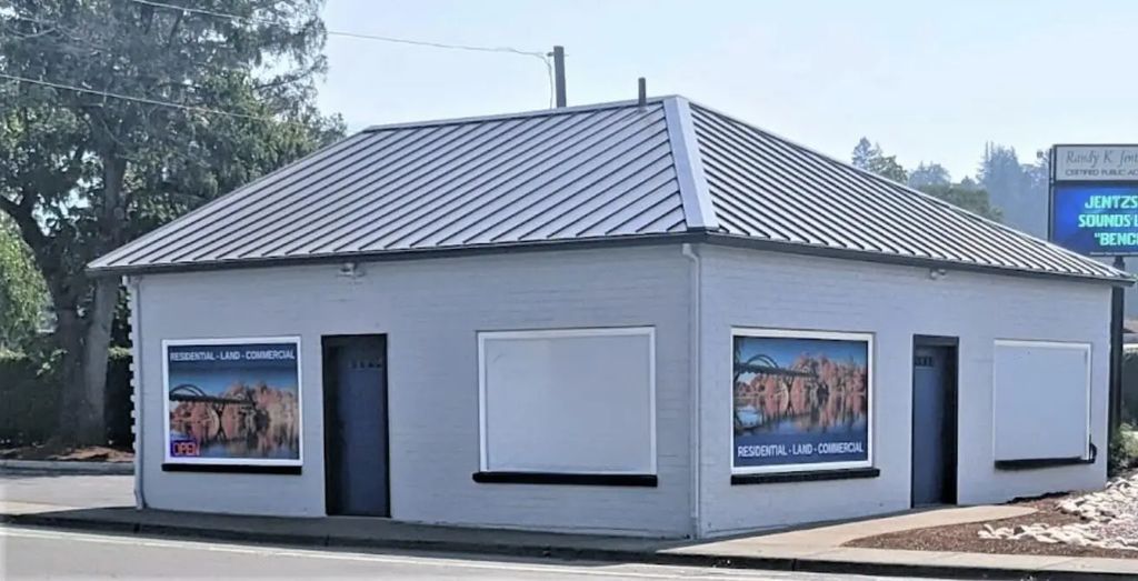 101 E Park Street, Grants Pass