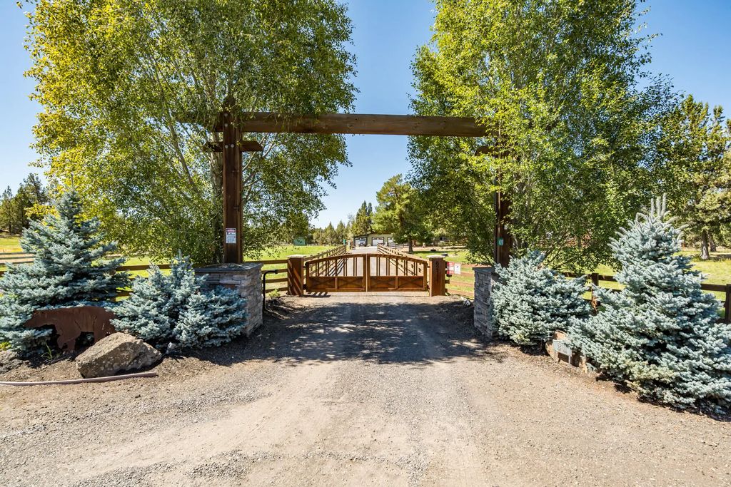 62111 Cody Road, Bend