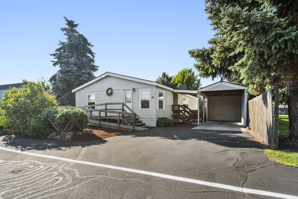 1201 Sw 28th Street Sw Unit 27, Redmond
