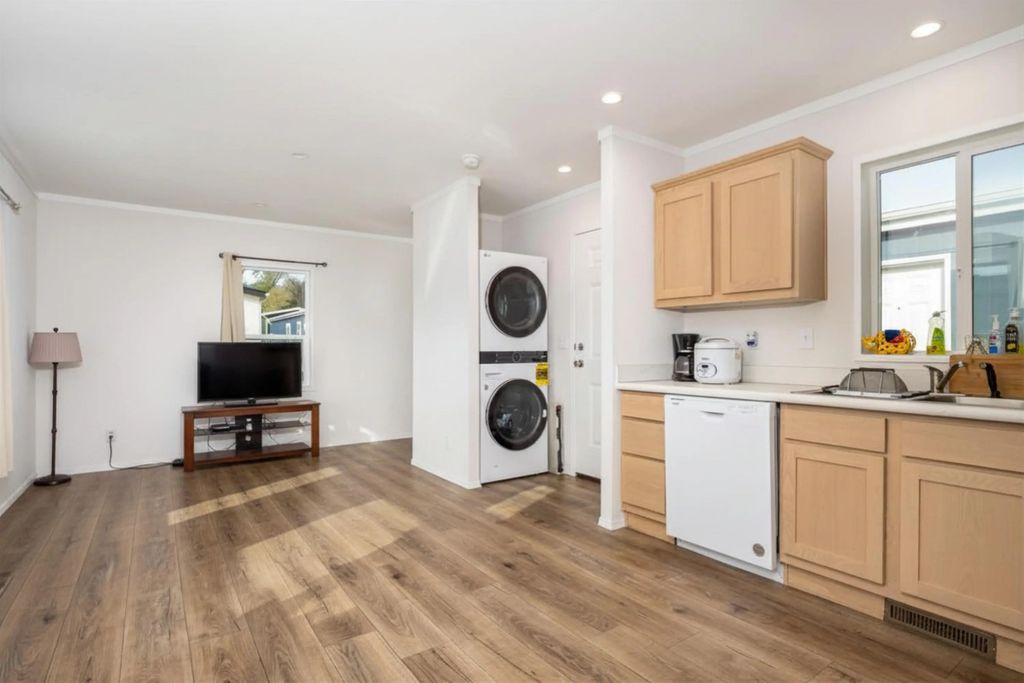 460 Arnos Street 27, Talent