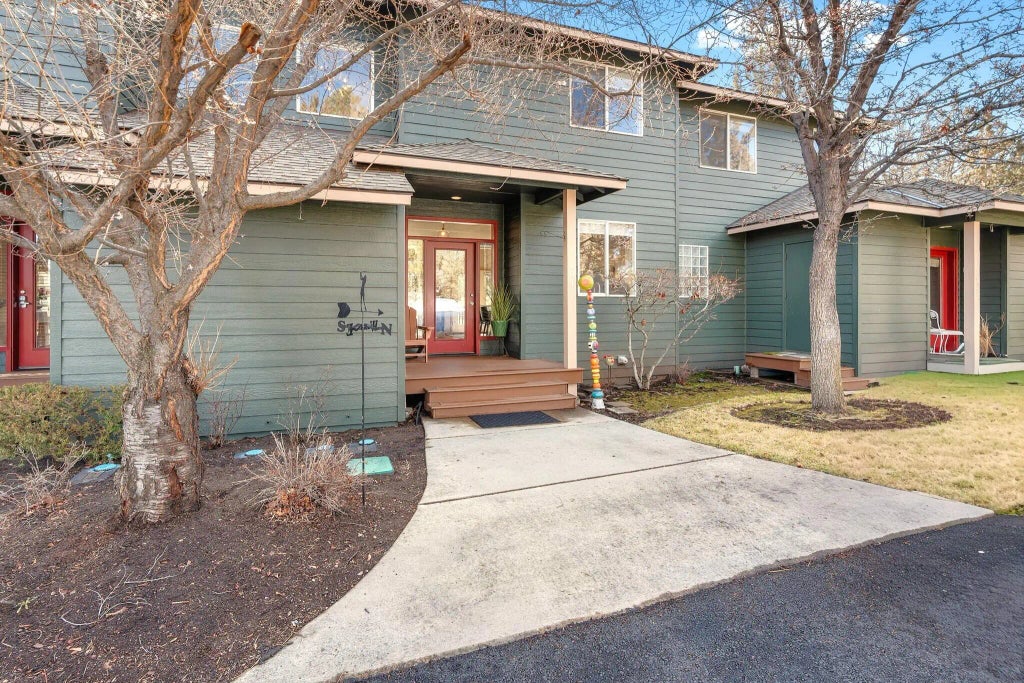 1045 Golden Pheasant Drive, Redmond