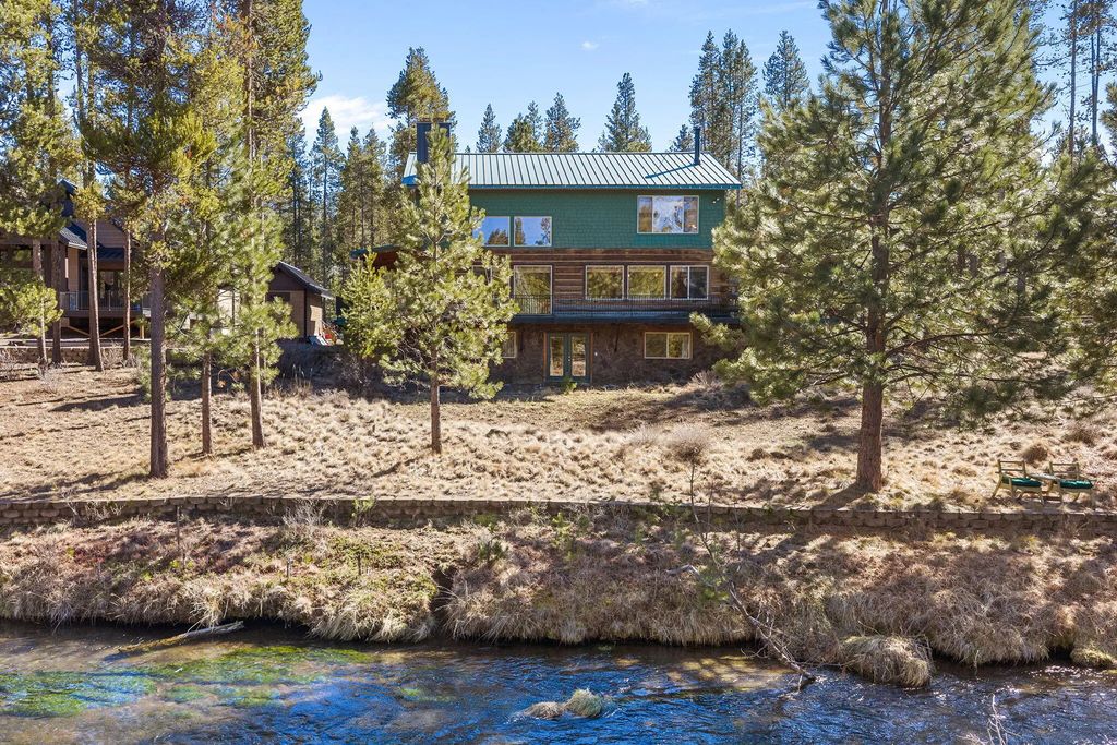 15124 E River Loop Drive E, Bend