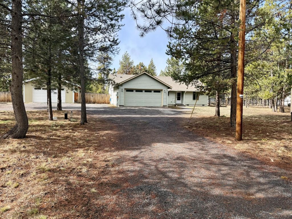 52495 Lost Ponderosa Road, La Pine