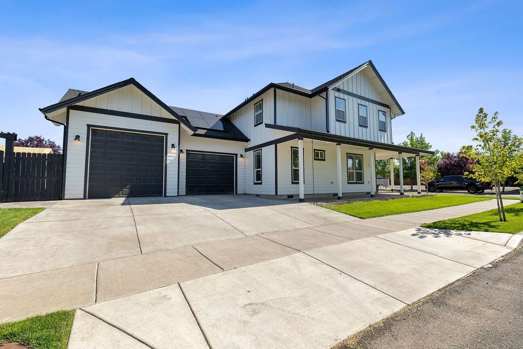 871 Ne Whistle Way, Prineville