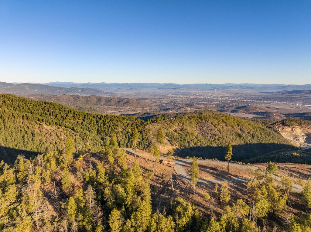 0 Griffin Creek Road, Medford