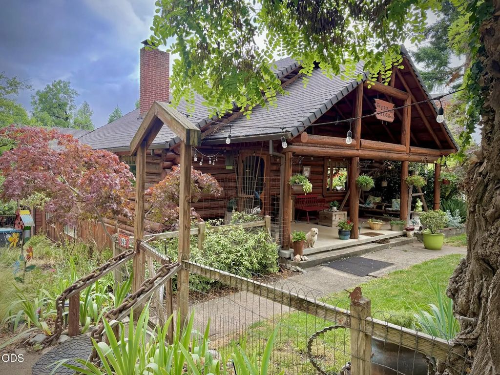 645 E California Street, Jacksonville