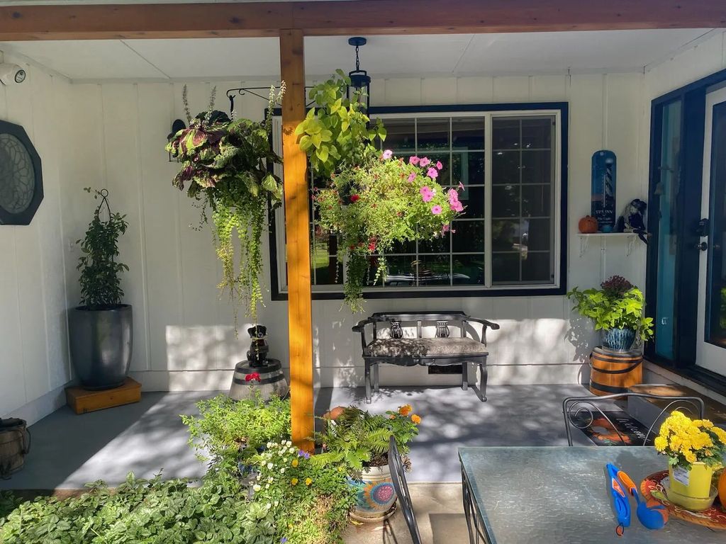 753 W Evans Creek Road, Rogue River