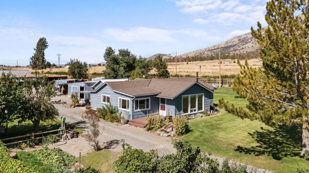 10403 Matney Way, Klamath Falls