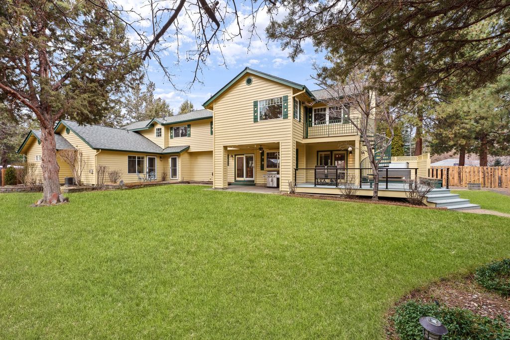 61288 King Saul Avenue, Bend