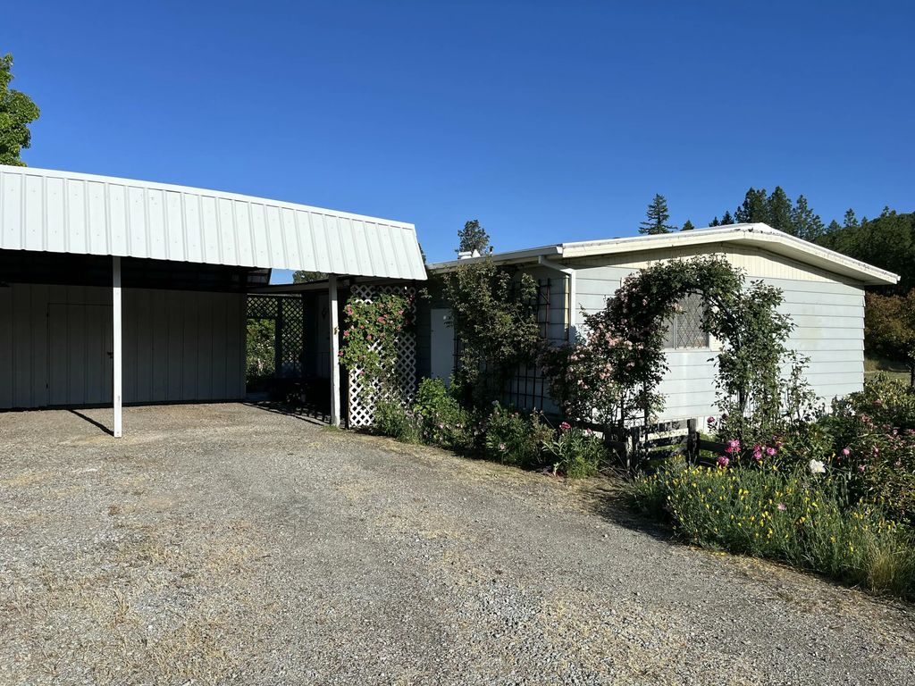 6901 Old Stage Road Unit 24, Central Point