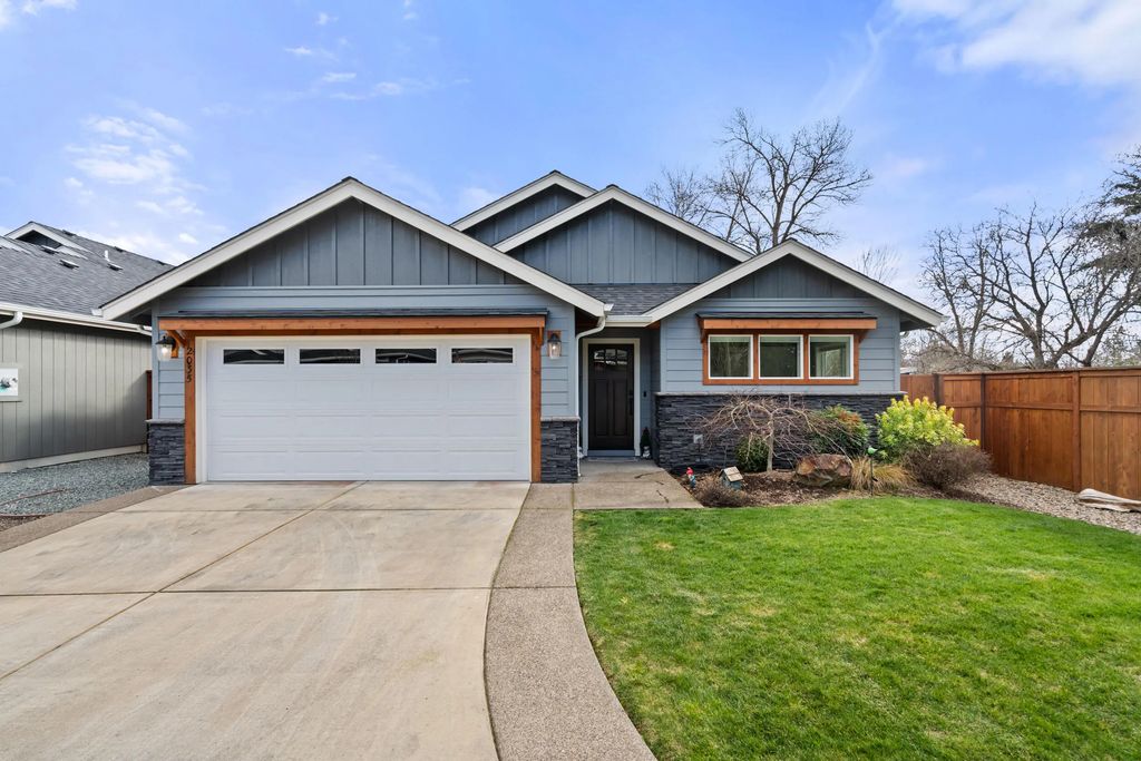 2035 Sw Truman Way, Grants Pass