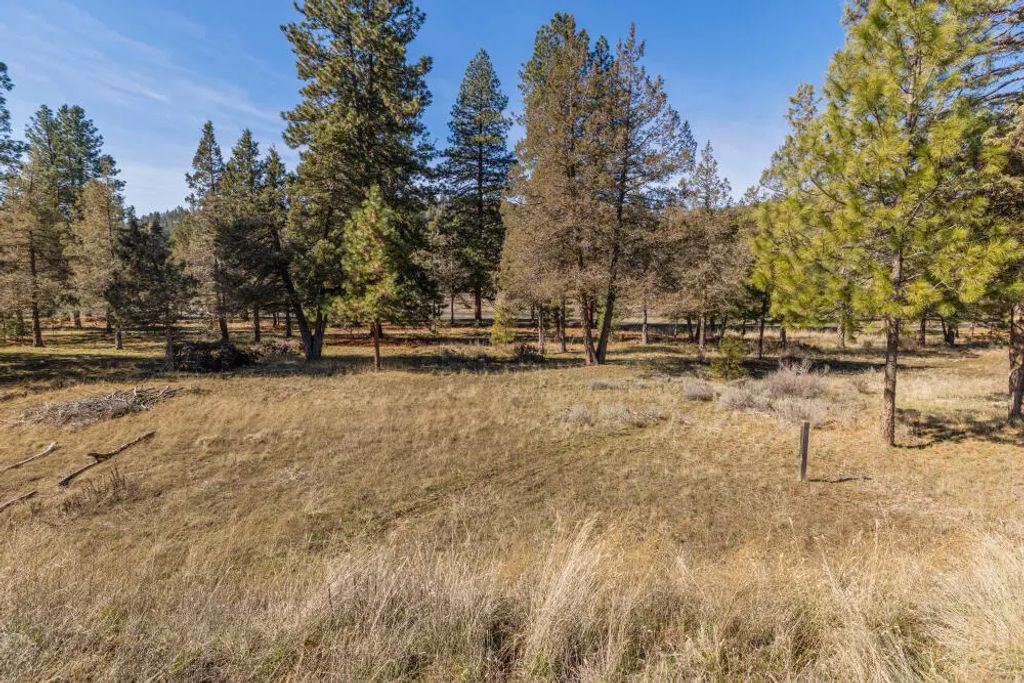 1132 Paper Birch Way, Klamath Falls