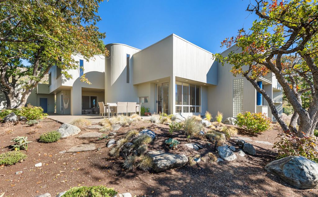 1225 Gardner Way, Medford