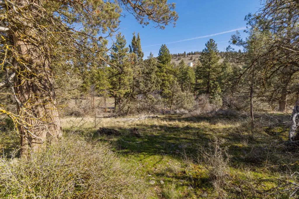 1069 Water Birch Court, Klamath Falls