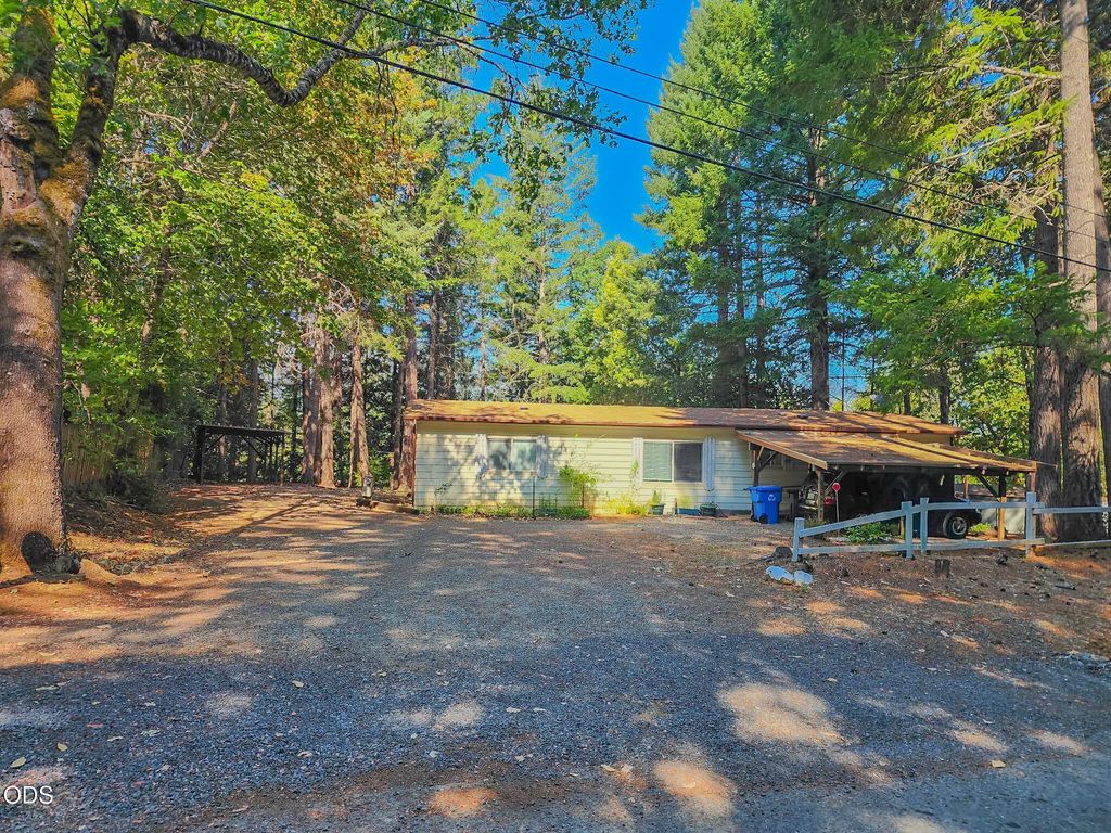 350 Hamilton Avenue, Cave Junction