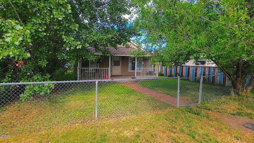 859 Nw Ewen Street, Prineville