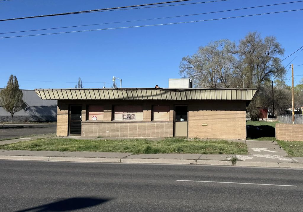 1776 Washburn Way, Klamath Falls