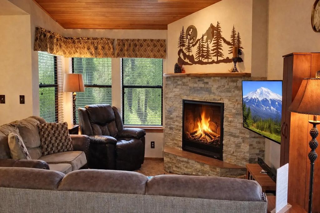 17730 W Core Road 2 Fairway Village, Sunriver