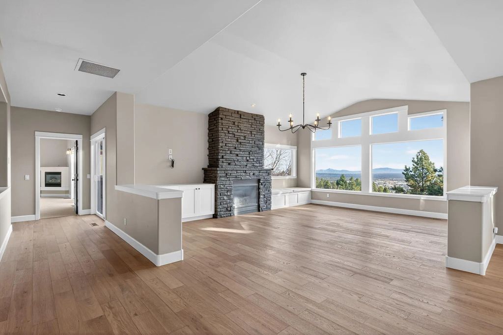 3122 Nw Colonial Drive, Bend