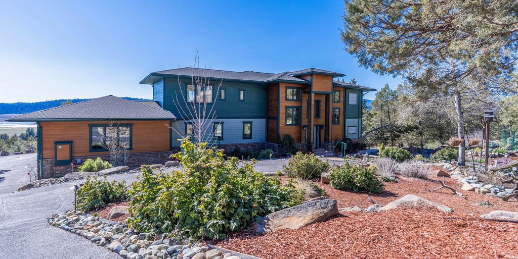 4728 Coopers Hawk Road, Klamath Falls