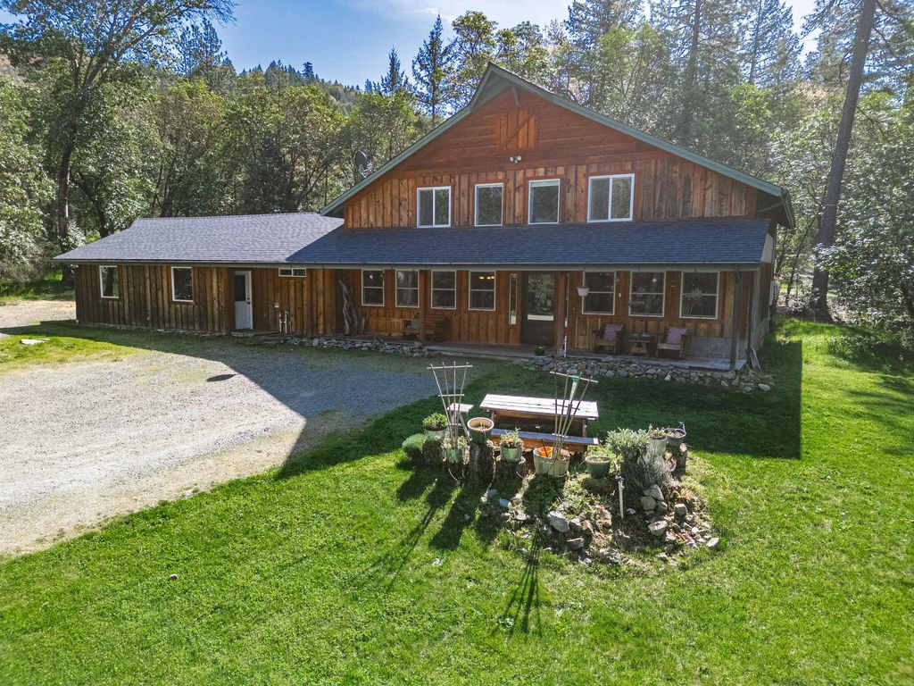 267 Grays Creek Road, Grants Pass