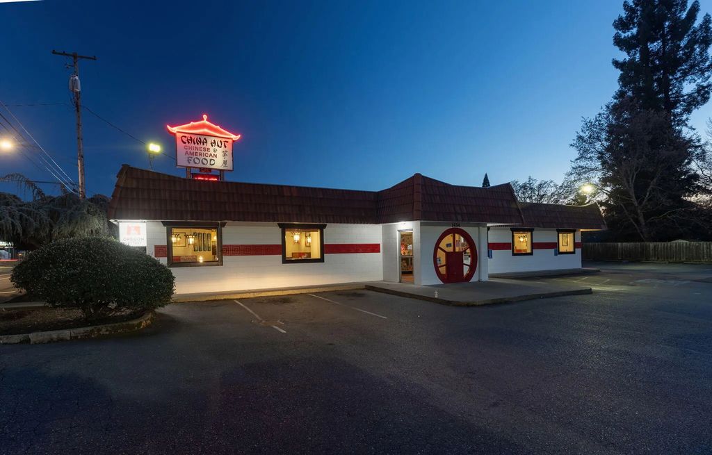 1434 Nw 6th Street, Grants Pass