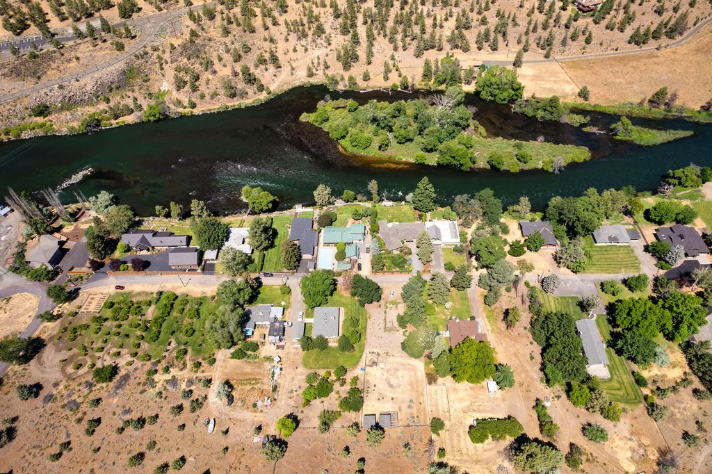 6247 Nw Vanora Drive, Madras
