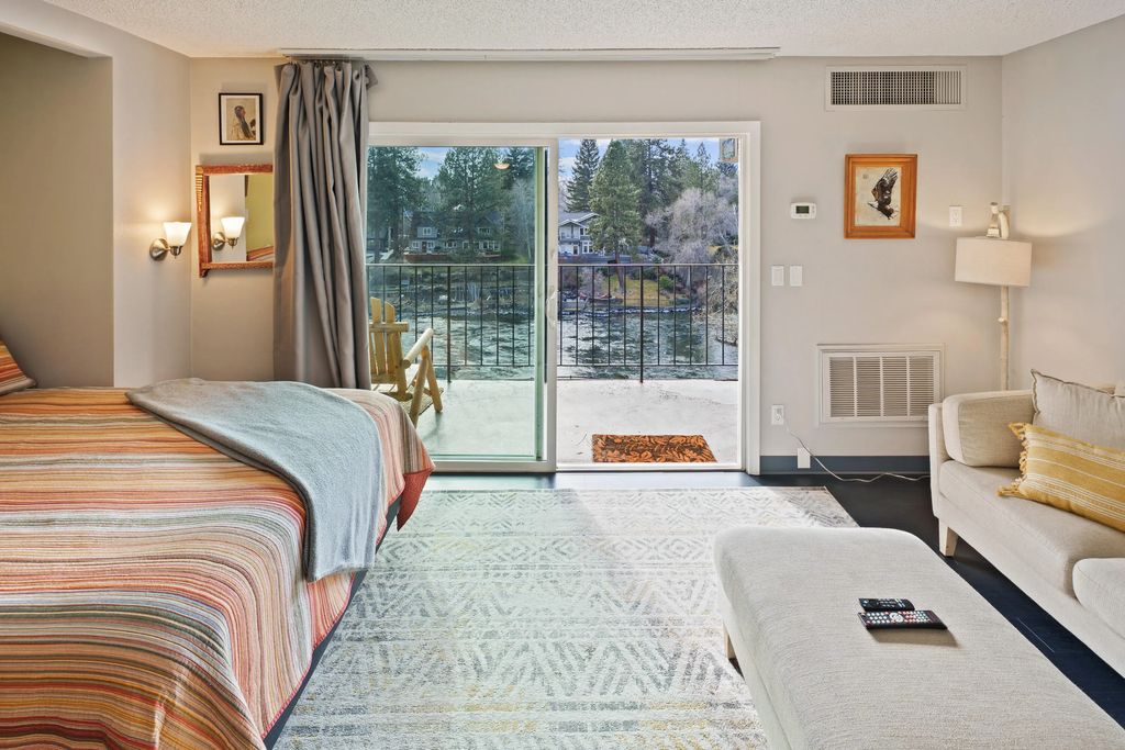 1565 Nw Wall Street 315-316, Bend