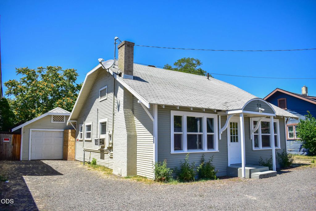 515 N Riverside Avenue, Medford