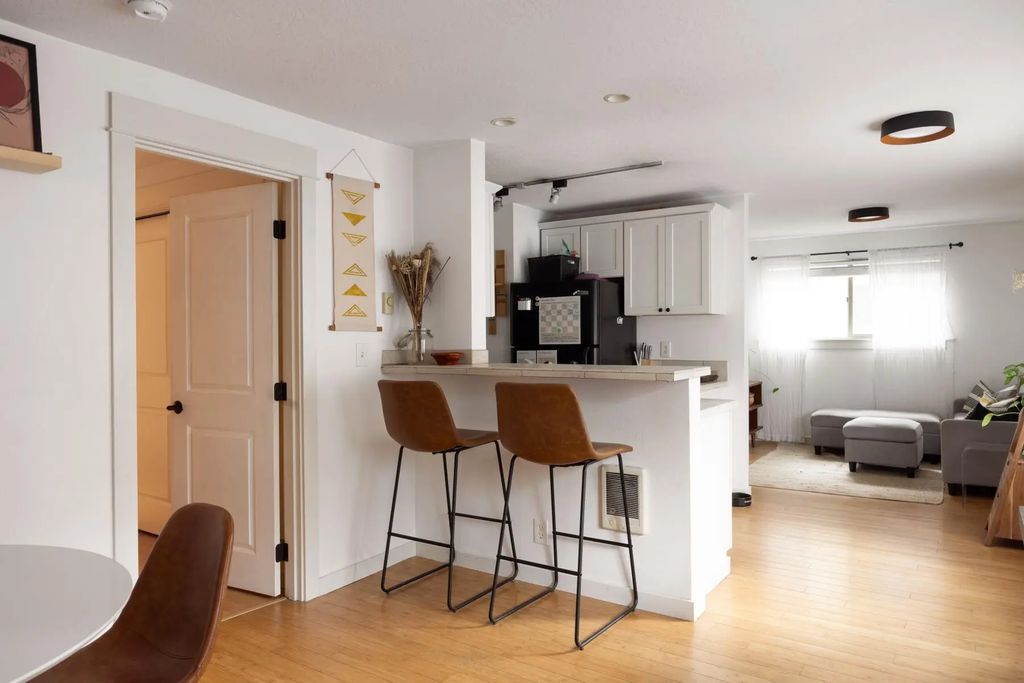 1010 Nw Roanoke Avenue Apt 8, Bend