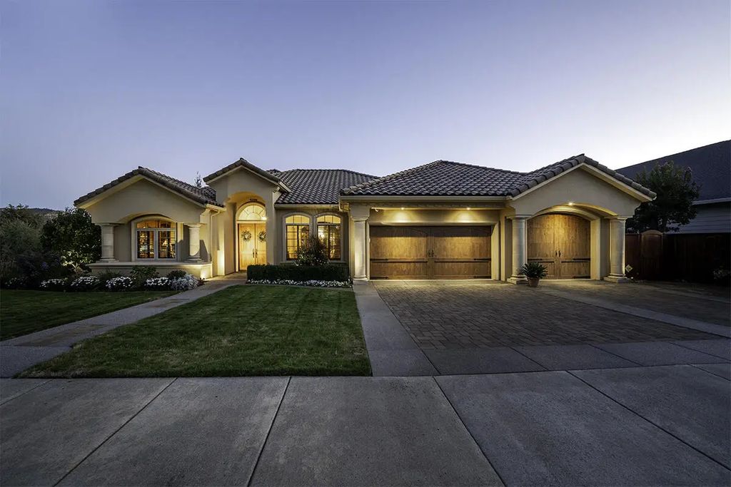 4506 Pinnacle Drive, Medford
